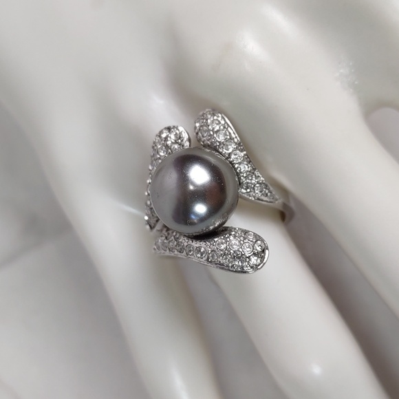 Grey Pearl/Micro Pave` Silvertone Ring - Picture 2 of 11